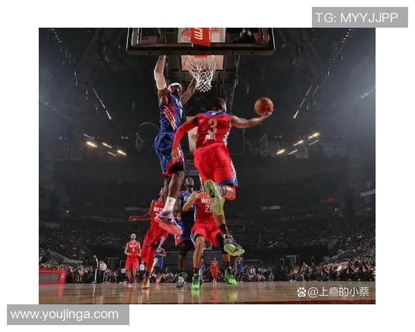 勇士与热火激战常规赛20场精彩对决展现篮球魅力与团队精神